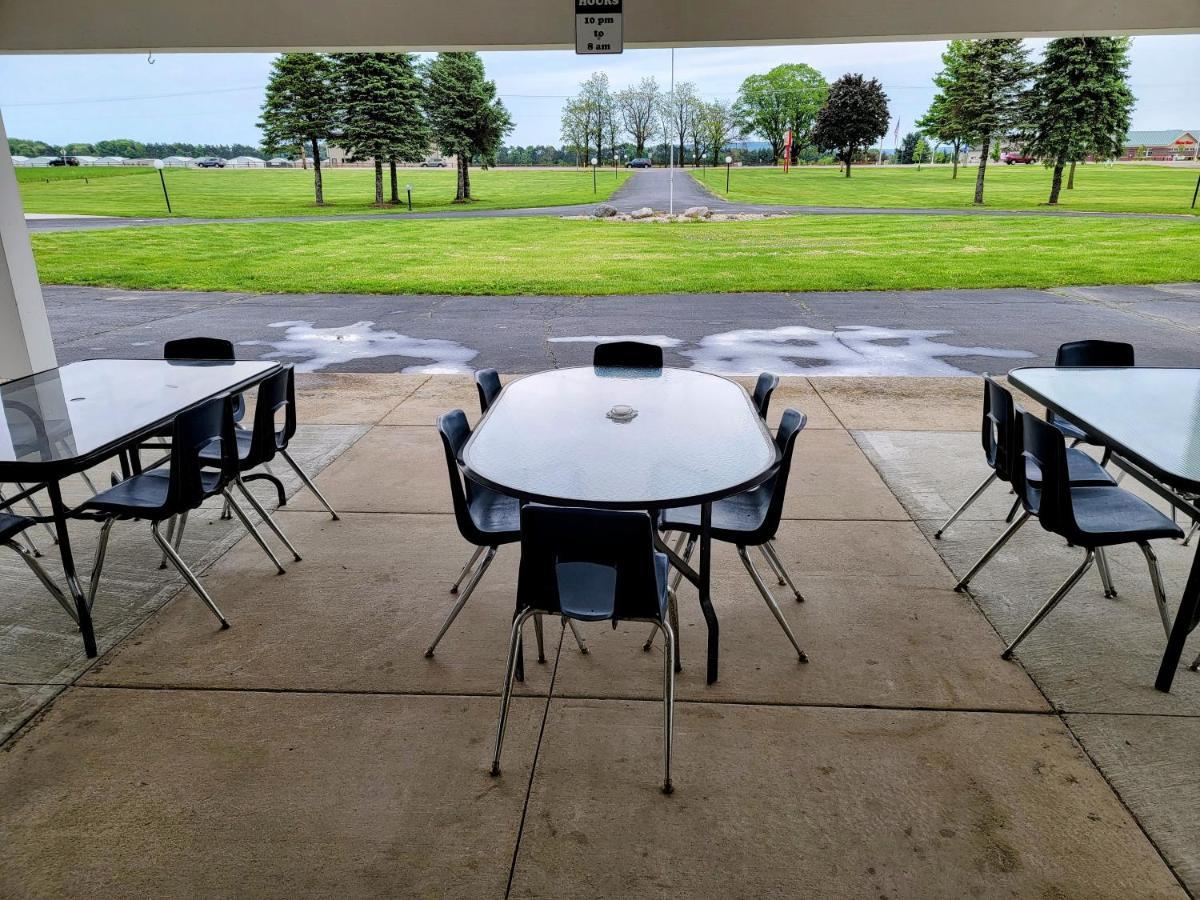 Skyview Motel - Prairie Du Sac Luaran gambar